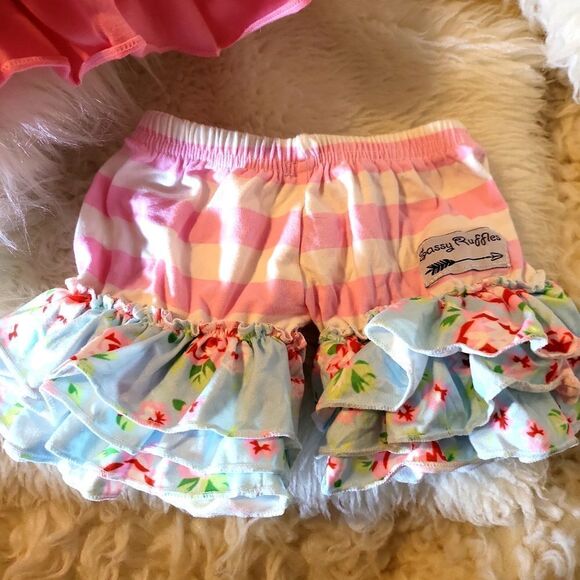 Sassy ruffles 2 piece outfit in excellent condition ,size9 months - Picture 2 of 3